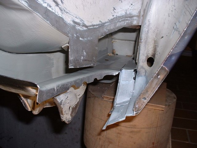 DSCF0002 (Andere).JPG (114.48 KiB) 52557 mal betrachtet Hier auch etwas gezaubert, Innenradlauf unten Blech neu...