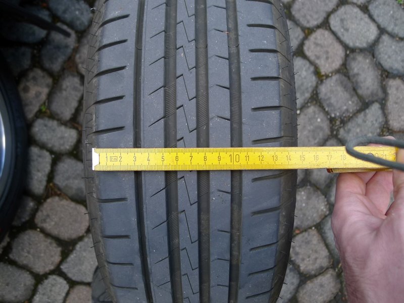 alt (Andere).JPG (179.44 KiB) 216472 mal betrachtet Vredestein Sportrac5 175/65 R14