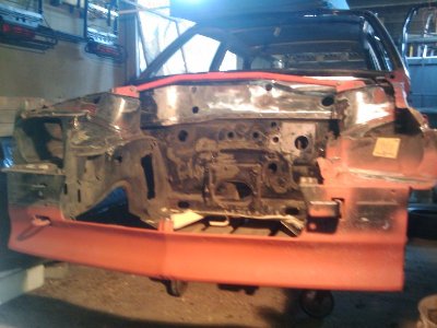 IMAG0031.jpg (86.54 KiB) 47011 mal betrachtet Mittelteil mal schnell mit der Flex rausgetrennt, um Platz zu haben