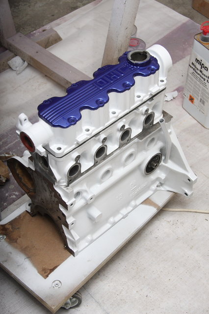 cors356.JPG (410.37 KiB) 30656 mal betrachtet Motorblock C13N in Signalweiß und Racingblue