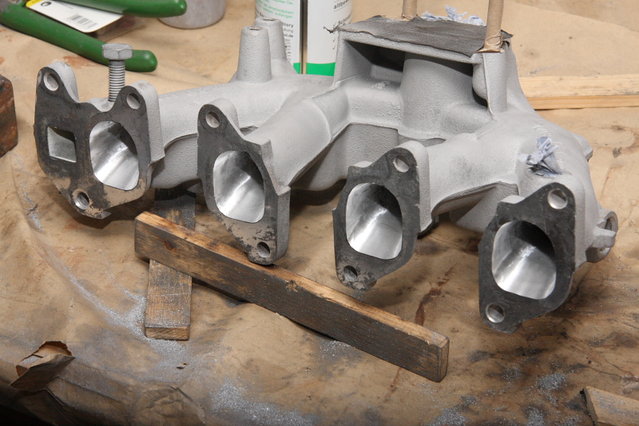 cors343.JPG (460.66 KiB) 30316 mal betrachtet die bearbeitete Ansaugkanäle