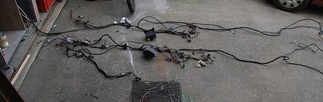 cors369.JPG (242.7 KiB) 54398 mal betrachtet Neuer vs. alter Kabelbaum