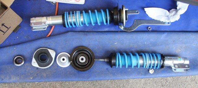 cors435.JPG (250.58 KiB) 64084 mal betrachtet Die Einzelteile für die Vorderachse mal aufgezeigt.