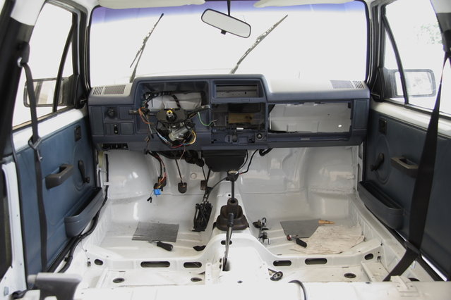 cors465.JPG (321.67 KiB) 30683 mal betrachtet Amaturenbrett ist vorerst mal drin