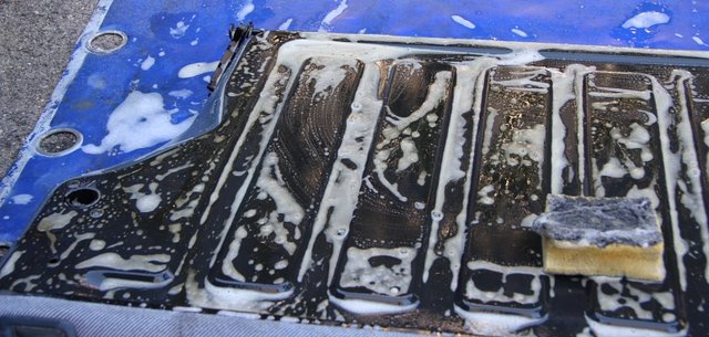 cors484.JPG (334.53 KiB) 77340 mal betrachtet Auch wenn mans schwer erkennt. Auch die Rückseite war krass dreckig...bäh...